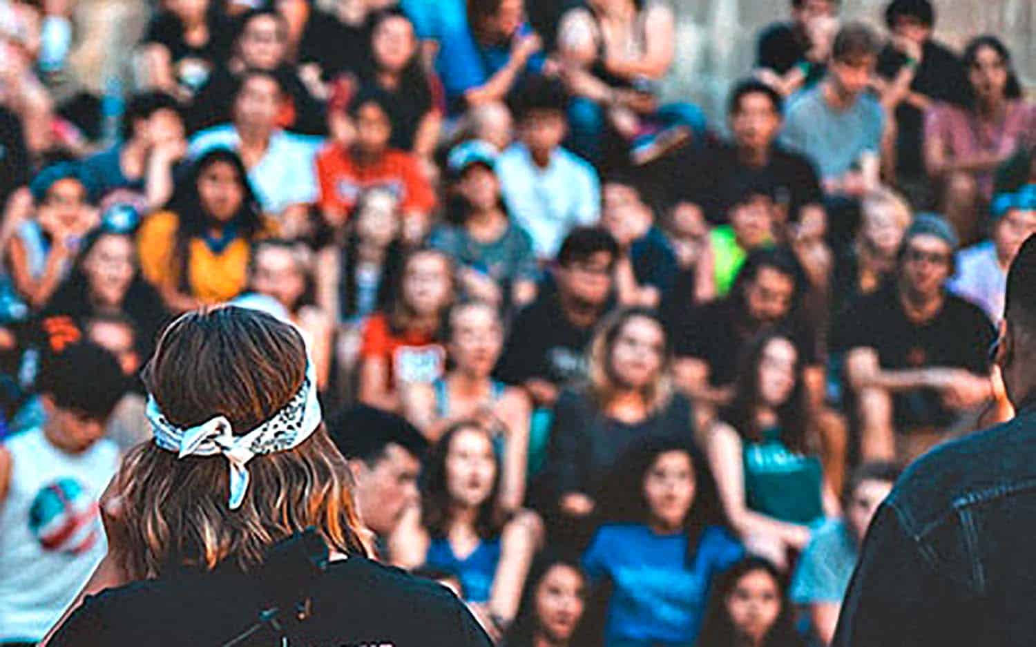 Dekkers Tribuneverhuur - bankentribune lezing congres college opstelling voorstelling