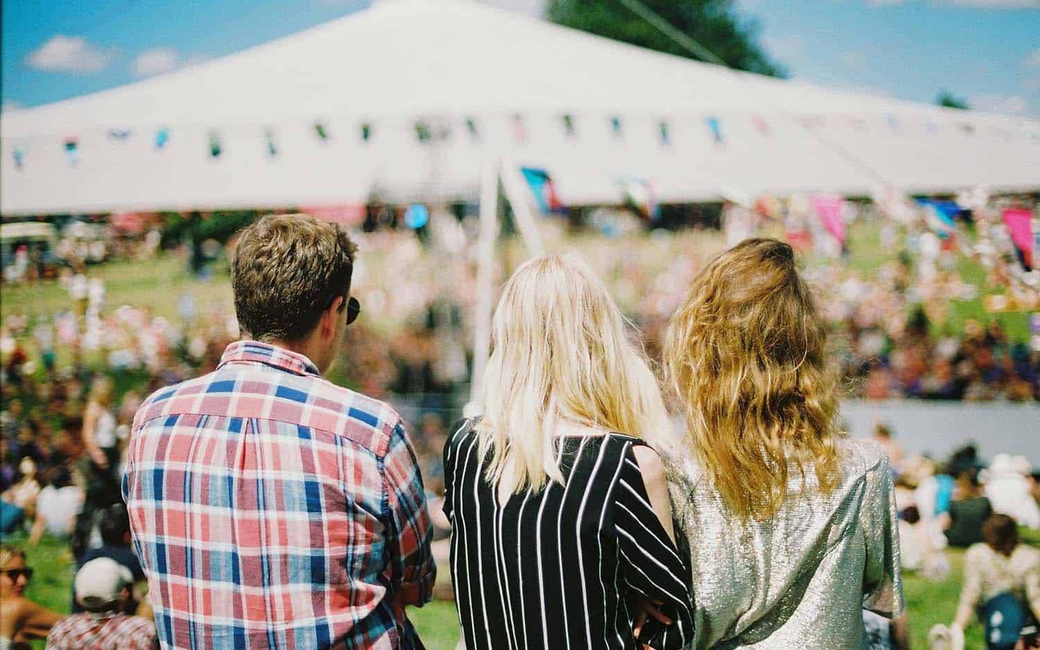 Dekkers Tribuneverhuur - bankentribune publiek